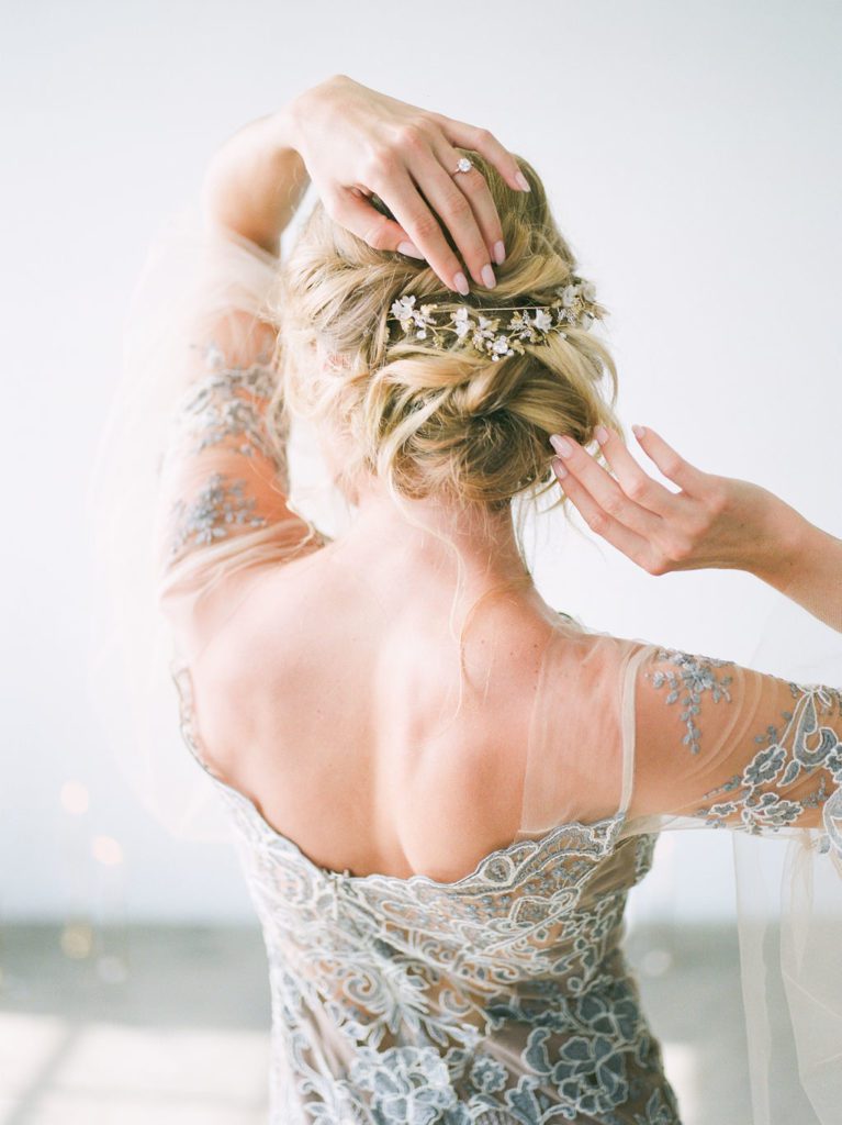 Wedding veils, bridal adornments and accessories