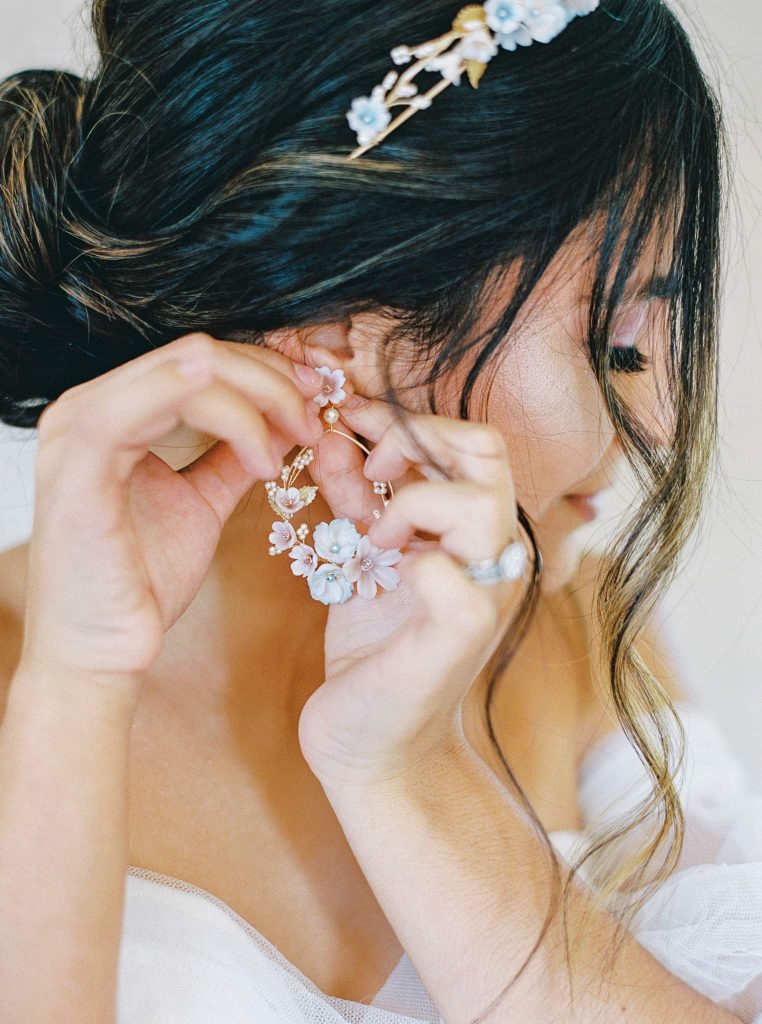 wedding earrings, bridal earrings, statementy earrings, earrings for brides