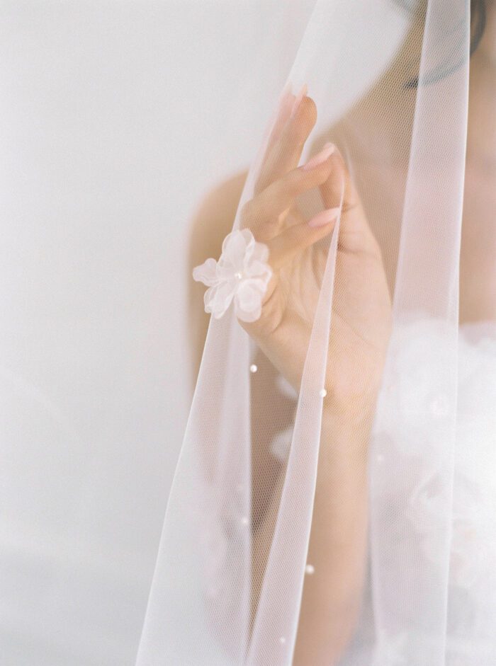 short wedding veil, short bridal veil, veil with flowers, short veil with flowers