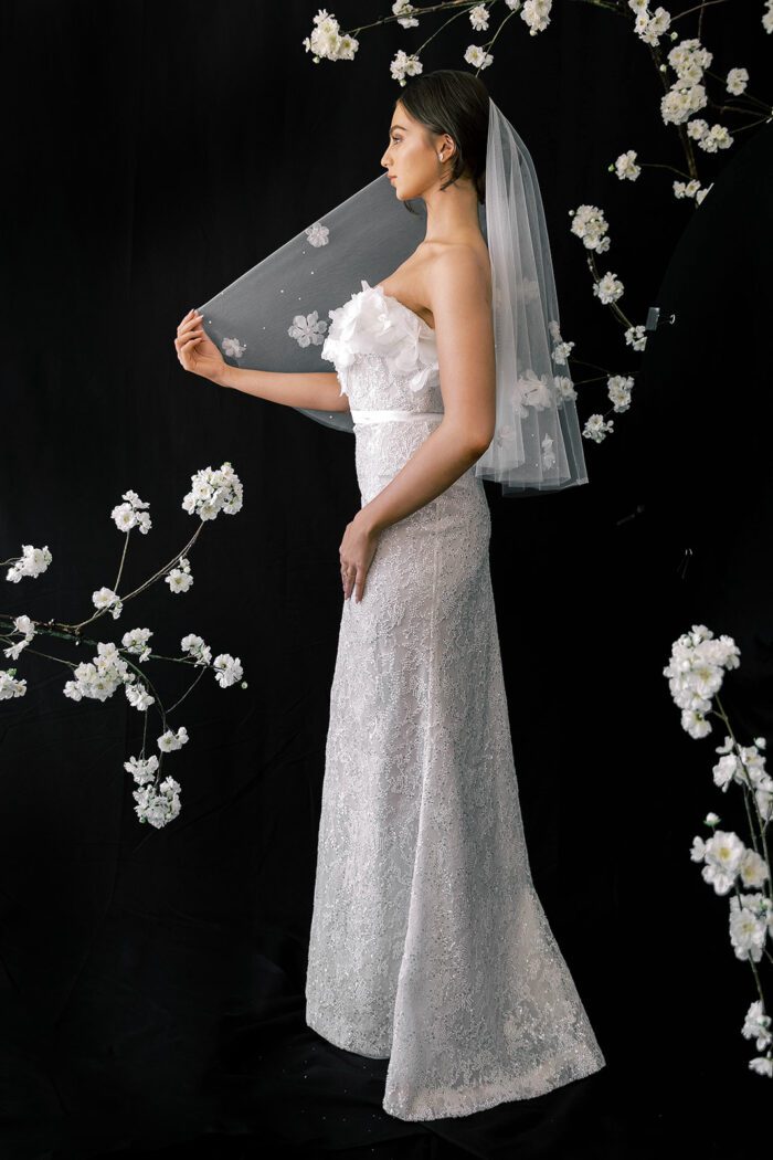 short wedding veil, short bridal veil, veil with flowers, short veil with flowers