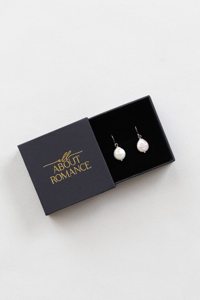 wedding earrings, bridal earrings, freshwater pearl earrings, short pearl drops