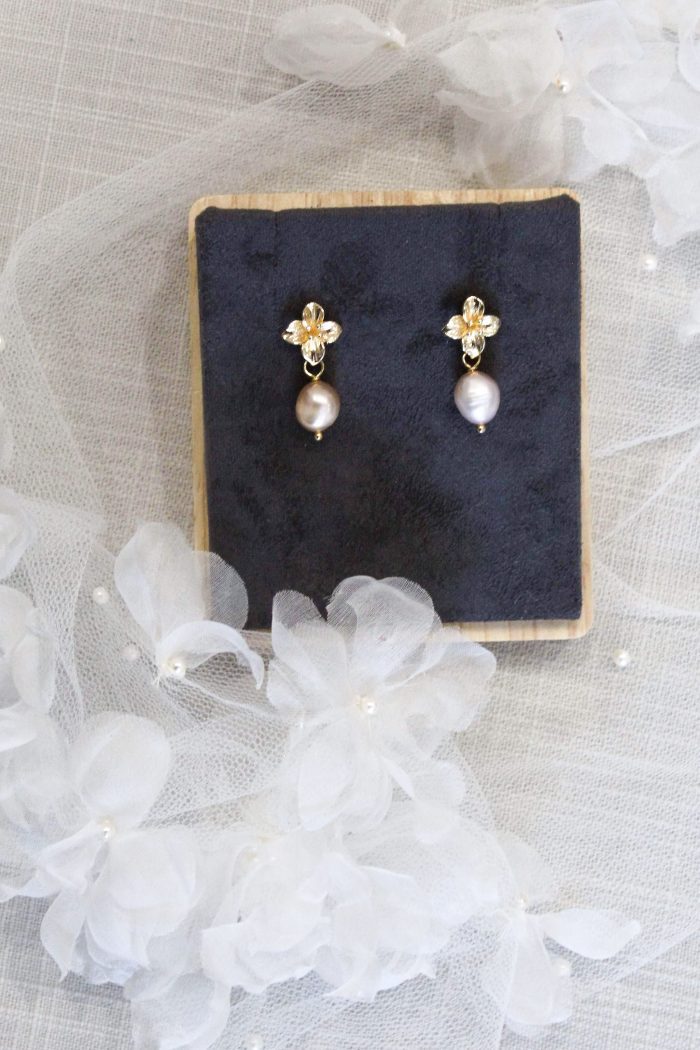 pearl earrings, bridal earrings, freshwater pearls, all about romance bridal, short pearl earrings