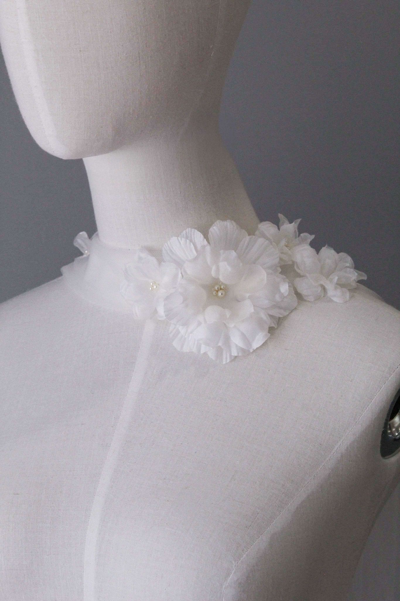 silk tulle bridal scarf, bridal lace neck scarf, bridal neck scarf long, weddnig scarf tulle, narrow bridal scarf, bridal scarf with flowers