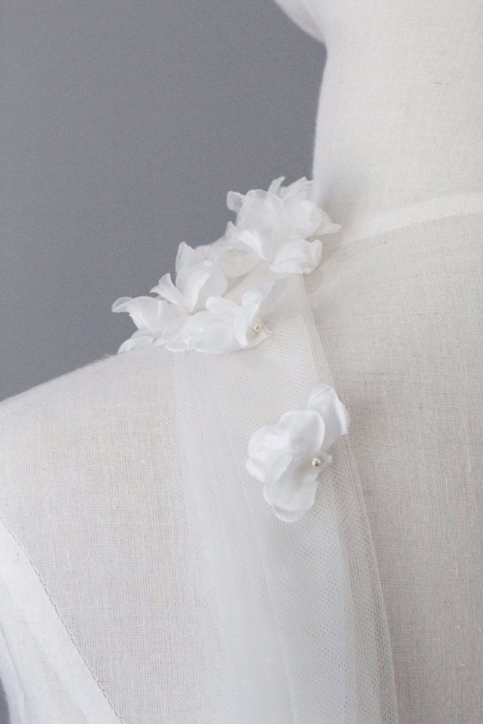 silk tulle bridal scarf, bridal lace neck scarf, bridal neck scarf long, weddnig scarf tulle, narrow bridal scarf, bridal scarf with flowers