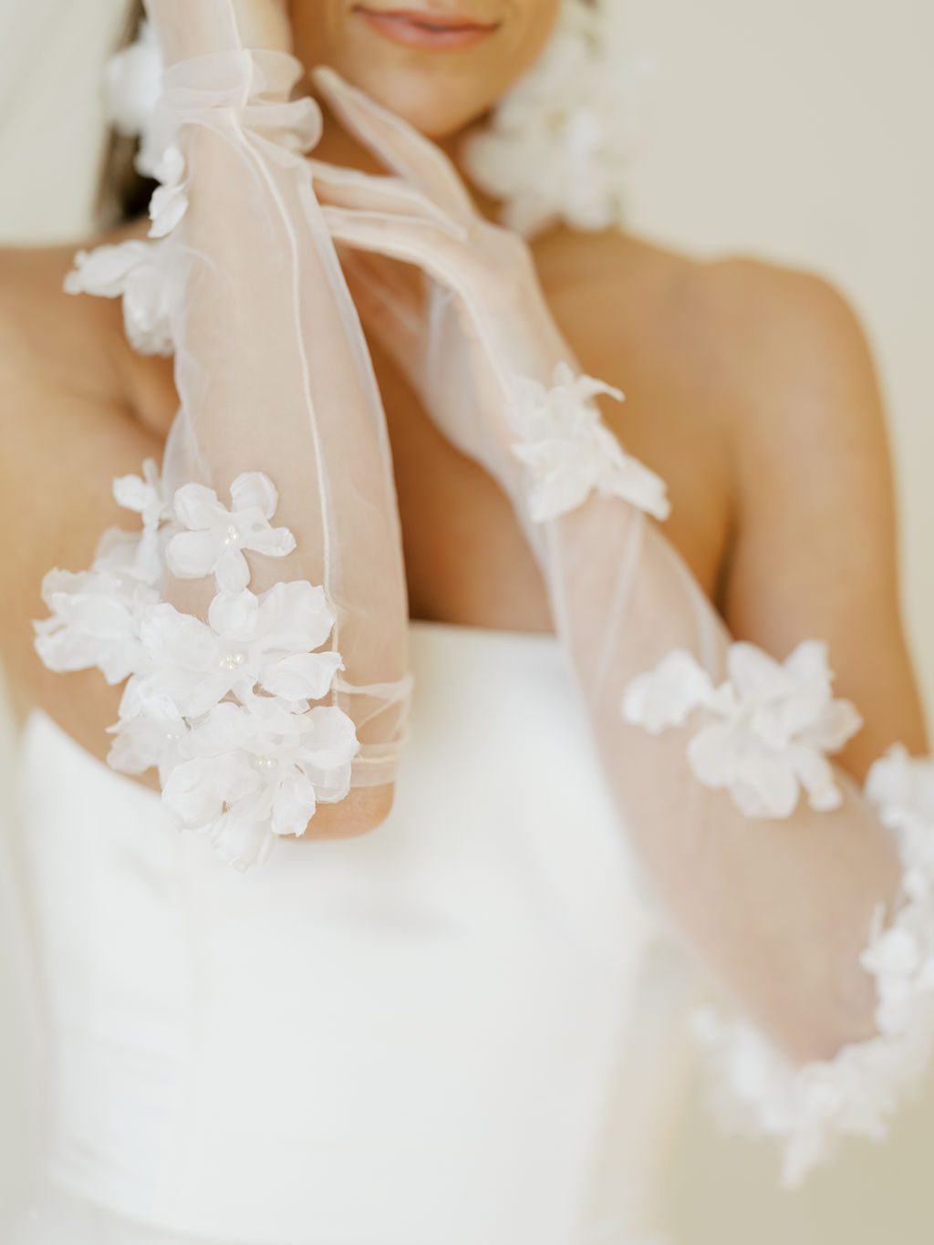 tulle gloves, flower gloves, bridal gloves, bridal gloves with flowers